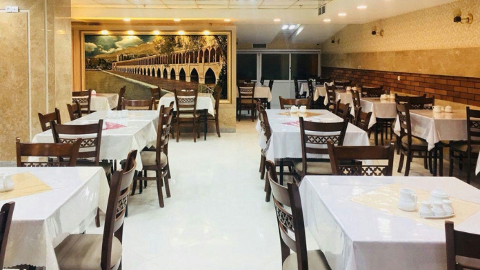 هتل سی و سه پل مشهد رستوران