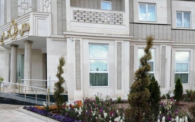 هتل تاج جلفا نمای بیرونی 4