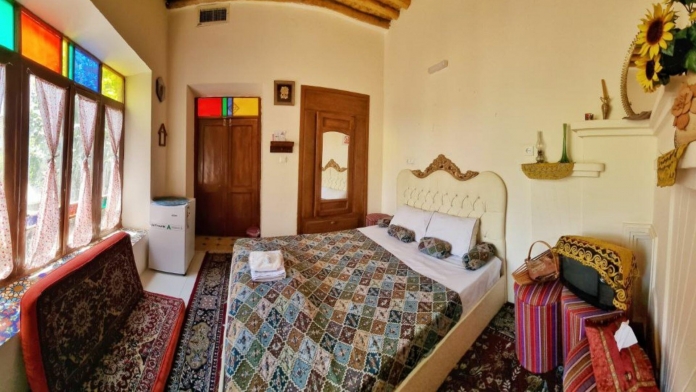 اقامتگاه بوم گردی ماه سلطان اتاق دوتخته نازبانو