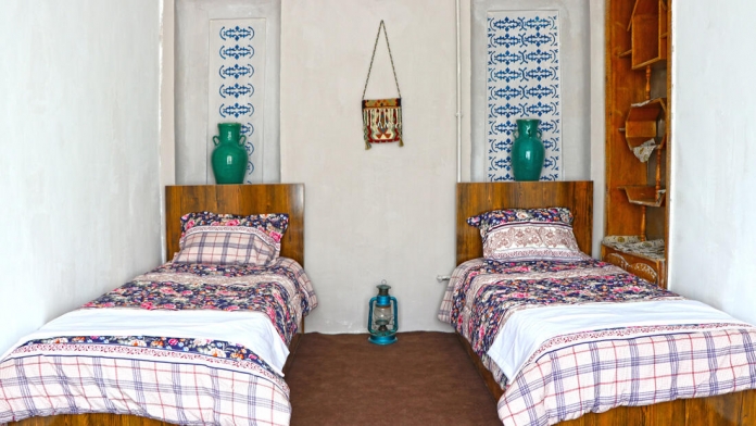 اقامتگاه سنتی ریوار کرمانشاه فضای داخلی اتاق‌ها 5