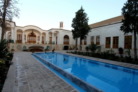 اقامتگاه سنتی عمارت ماندگار کاشان فضای داخلی اقامتگاه