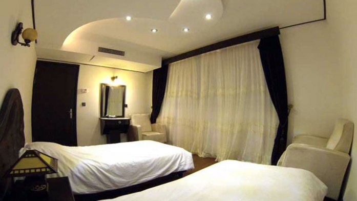 هتل کادوس بزرگ رشت اتاق دو تخته تویین هتل کادوس بزرگ رشت اتاق دو تخته تویین