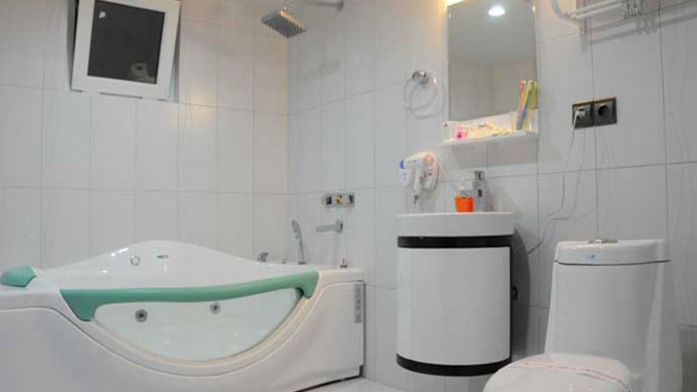 هتل کادوس بزرگ رشت سرویس بهداشتی هتل کادوس بزرگ رشت سرویس بهداشتی
