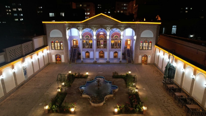 بوتیک هتل عمارت سرخهای فضای داخلی 2 بوتیک هتل عمارت سرخهای فضای داخلی 2