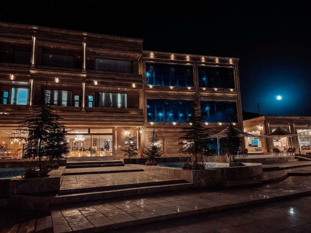 هتل قصر یازده شیراز نمای بیرونی هتل قصر یازده شیراز نمای بیرونی